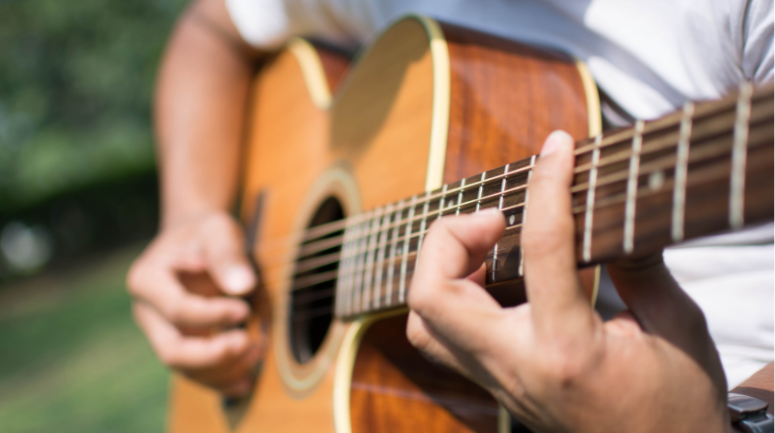 Conheça o Curso de Violão do Instituto Mix