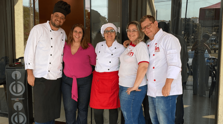 Alunos do Instituto Mix abrem hamburgueria após curso de Chef Profissional