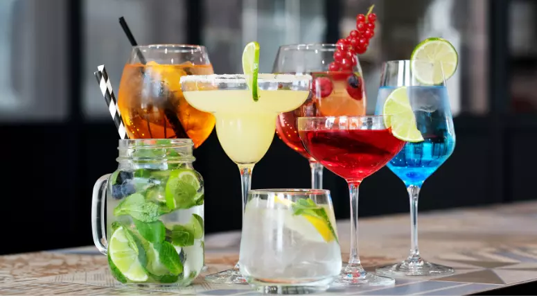 Drinks e cardápios que são a cara do verão