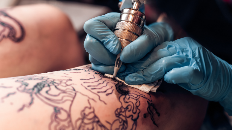 Já ouviu falar do novo curso de tatuador?