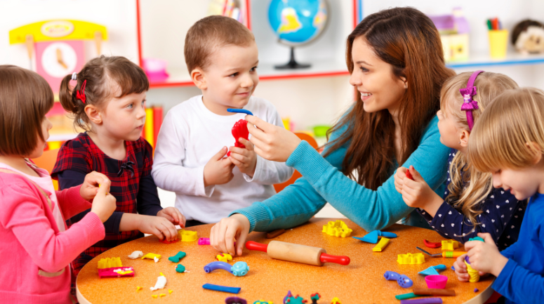 Dia do Pedagogo: Celebrar Quem Ensina, Inspira e Transforma