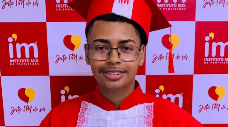 Do Sonho à Realidade: O Sucesso de Maurício com o Curso de Barbearia