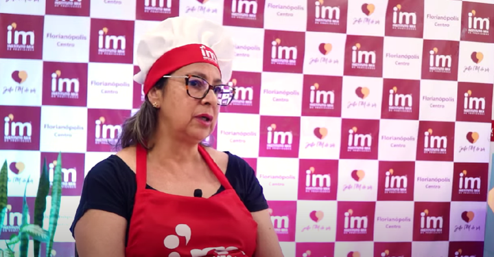 Katia, 60 anos, transformou sua vida com o curso de Confeitaria do Instituto Mix